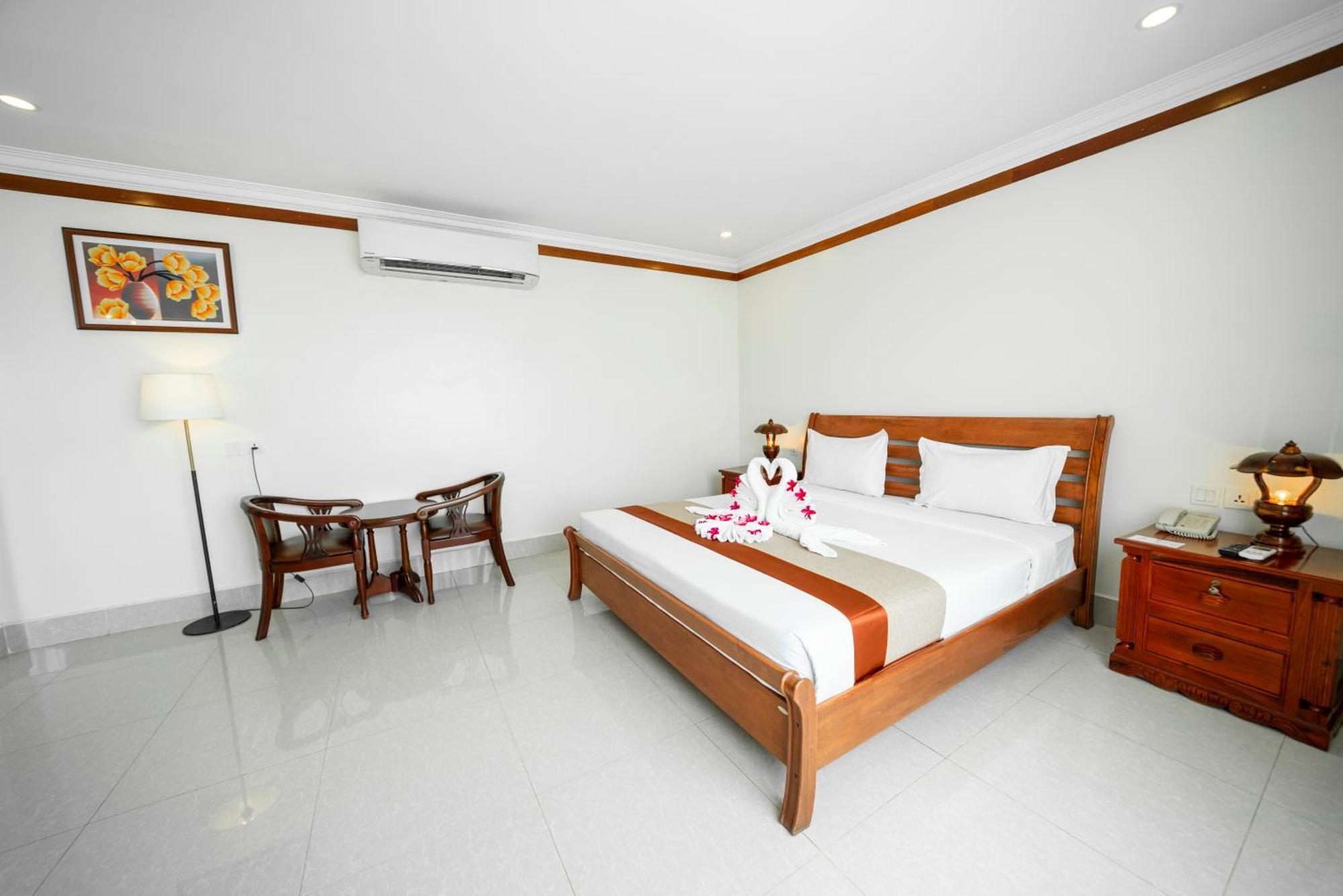 Pursat Riverside Hotel & Spa Екстер'єр фото