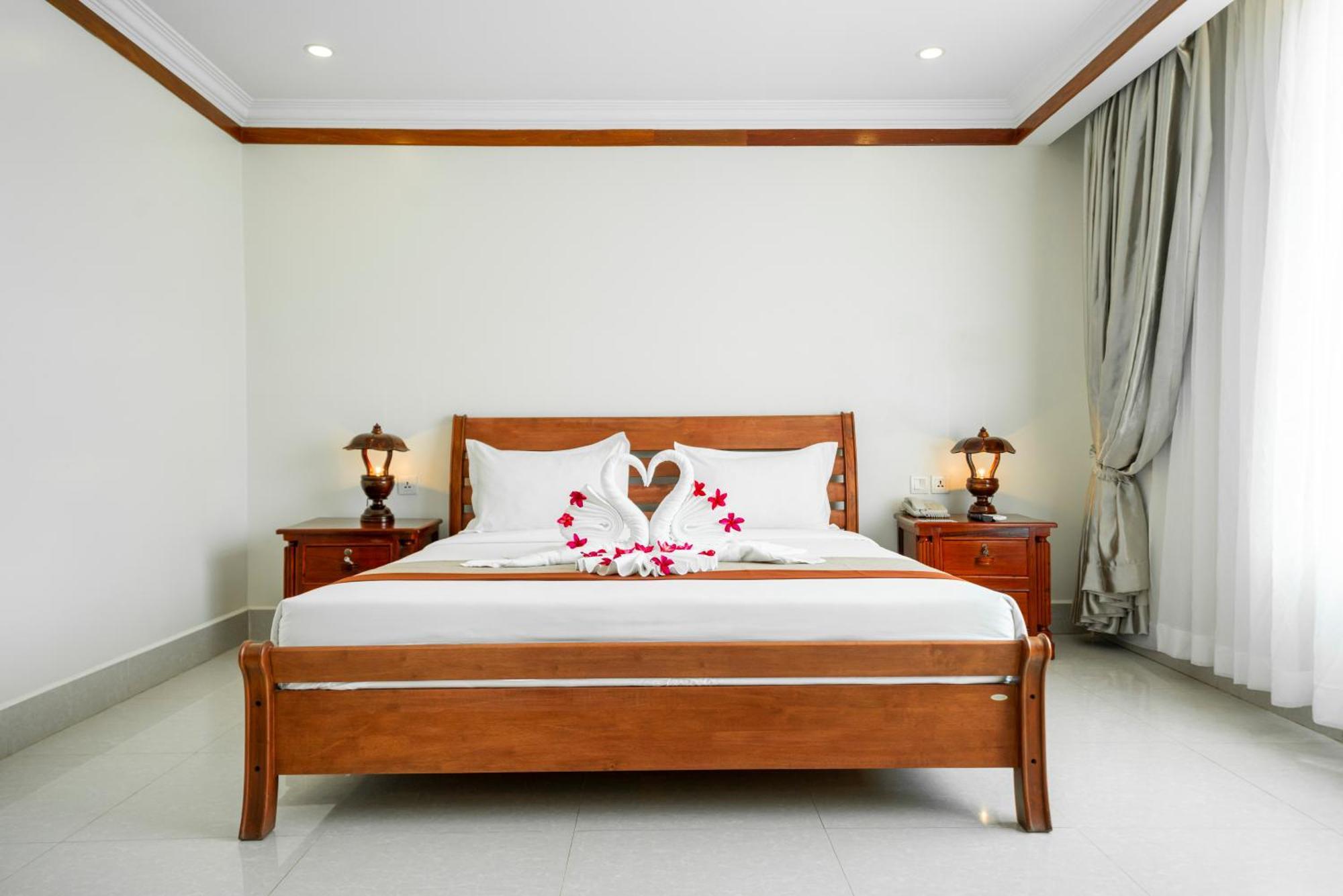 Pursat Riverside Hotel & Spa Екстер'єр фото