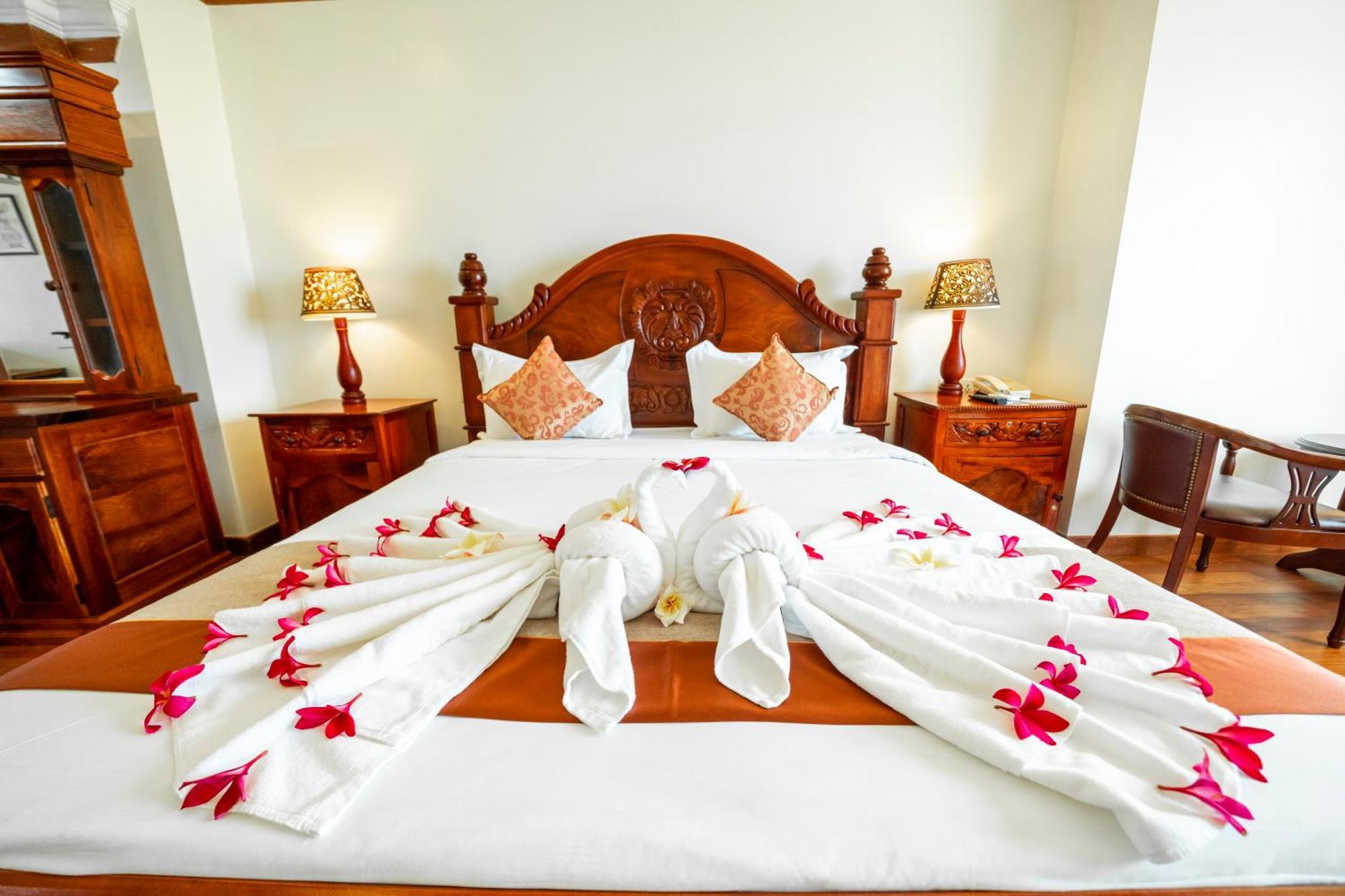 Pursat Riverside Hotel & Spa Екстер'єр фото
