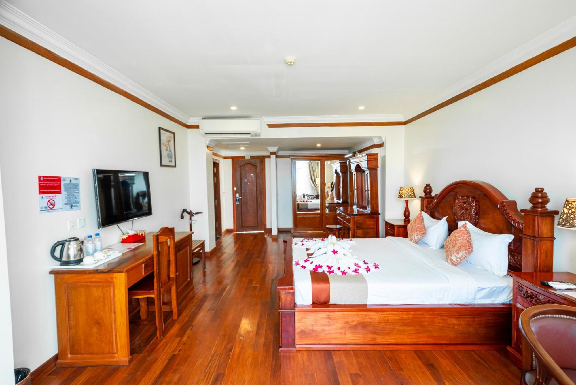 Pursat Riverside Hotel & Spa Екстер'єр фото