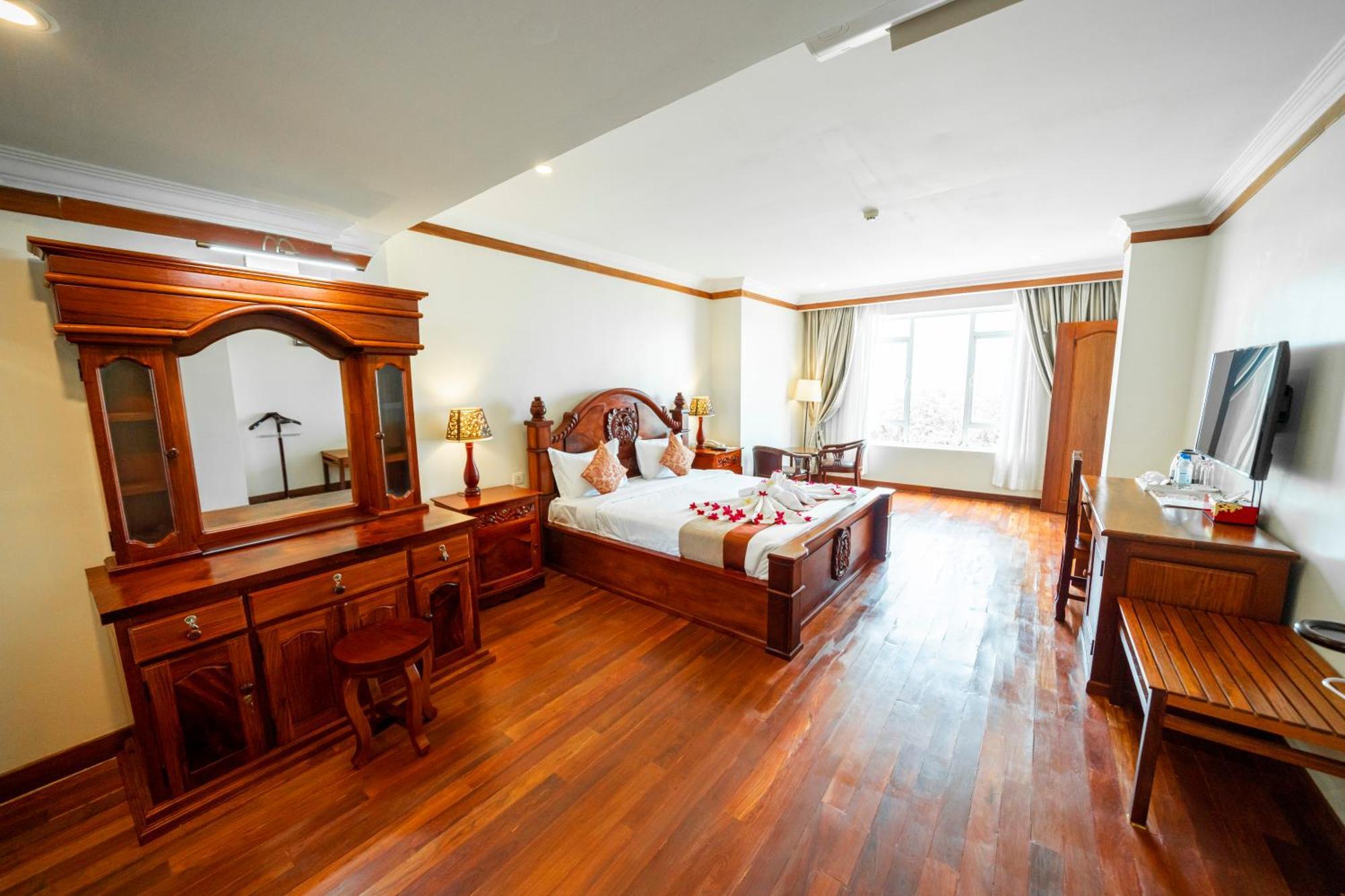 Pursat Riverside Hotel & Spa Екстер'єр фото