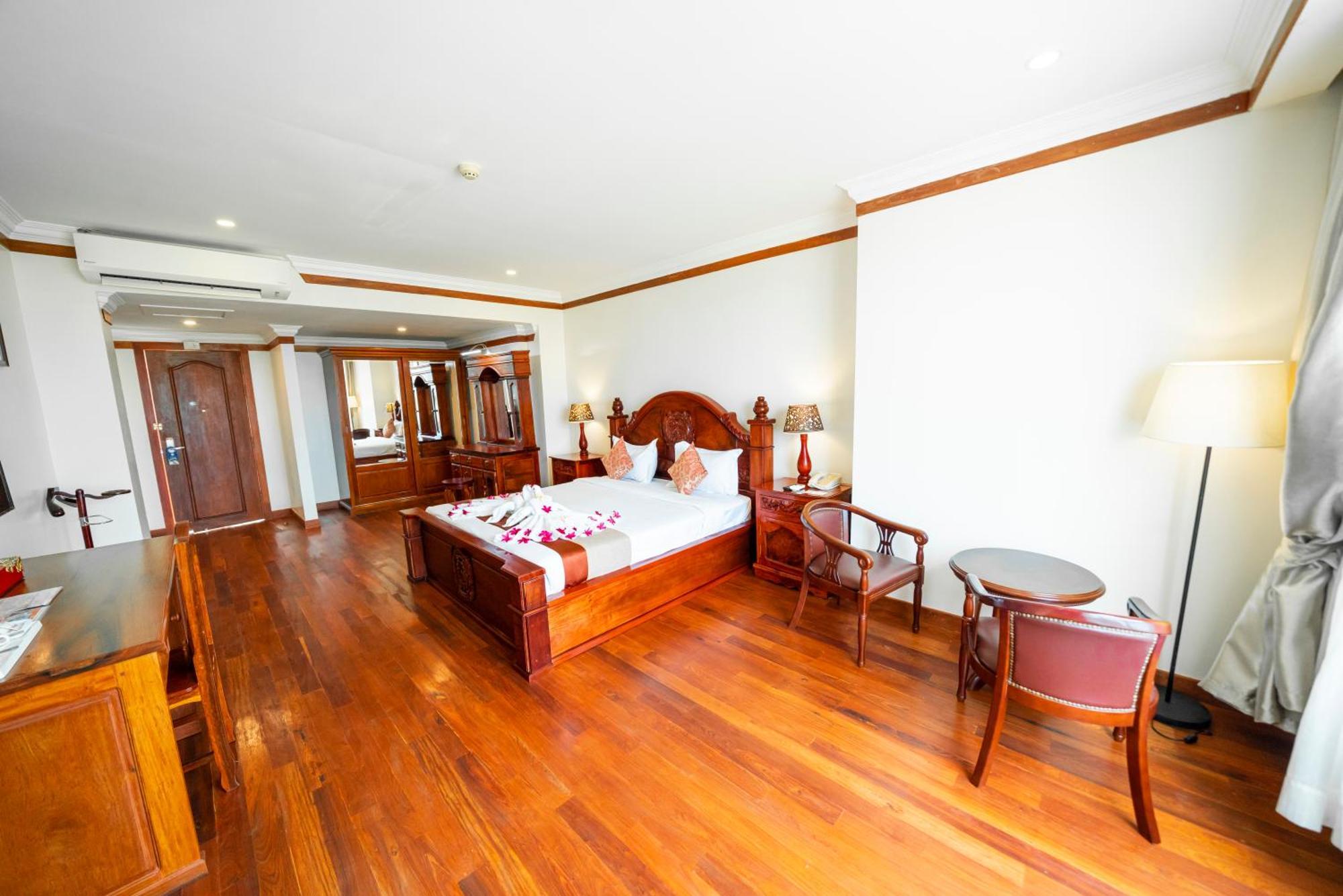 Pursat Riverside Hotel & Spa Екстер'єр фото