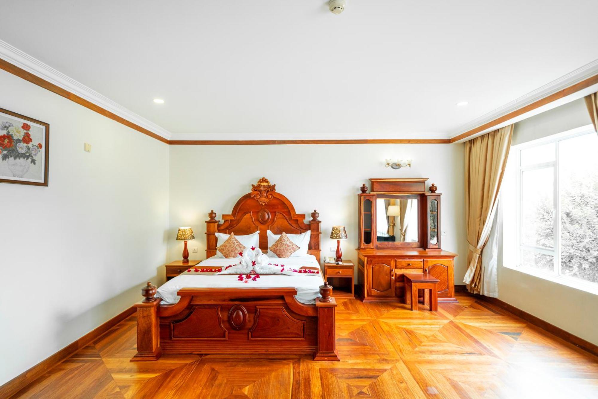 Pursat Riverside Hotel & Spa Екстер'єр фото