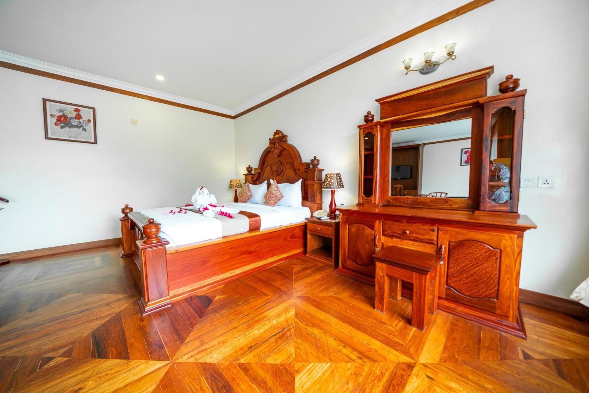 Pursat Riverside Hotel & Spa Екстер'єр фото