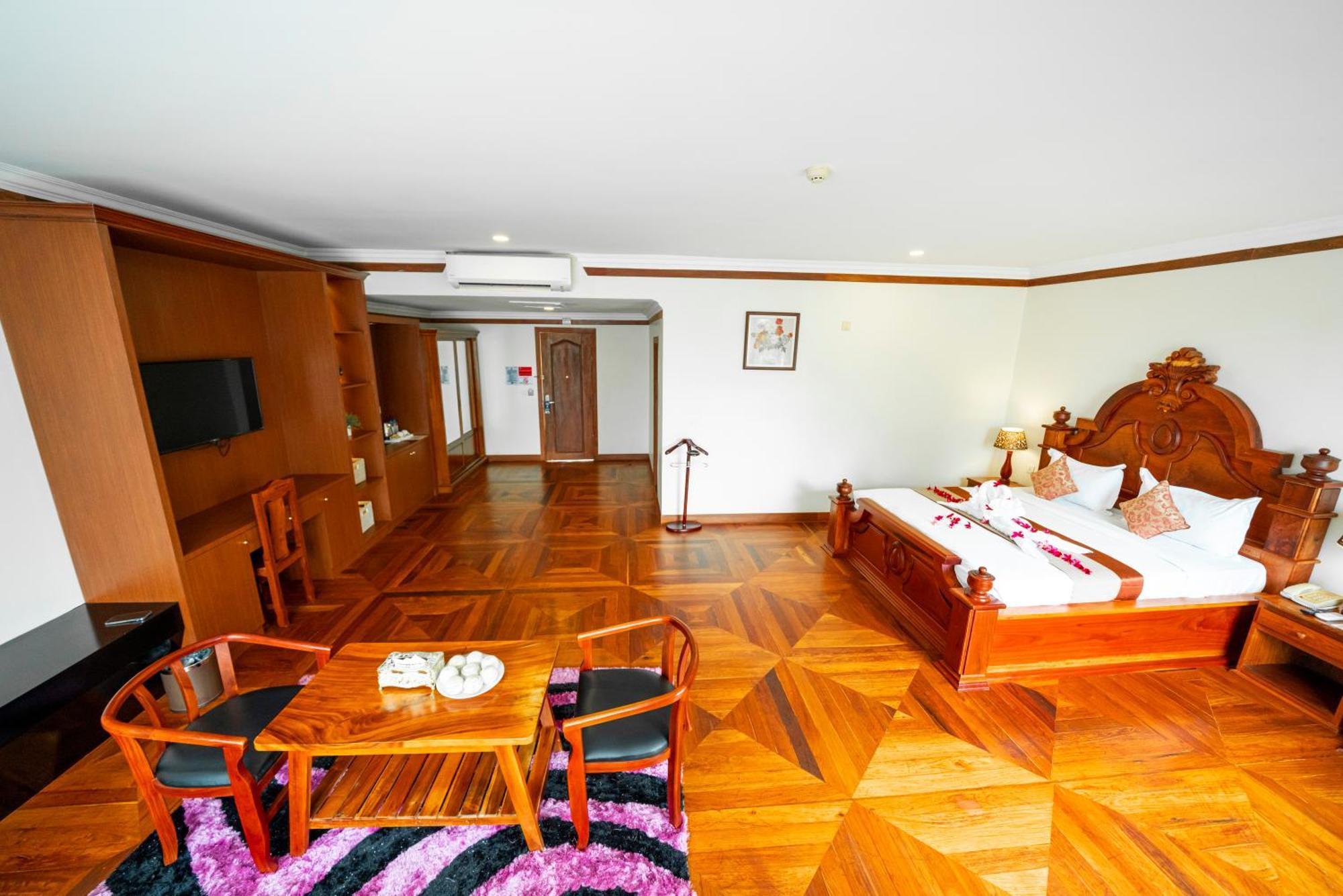 Pursat Riverside Hotel & Spa Екстер'єр фото