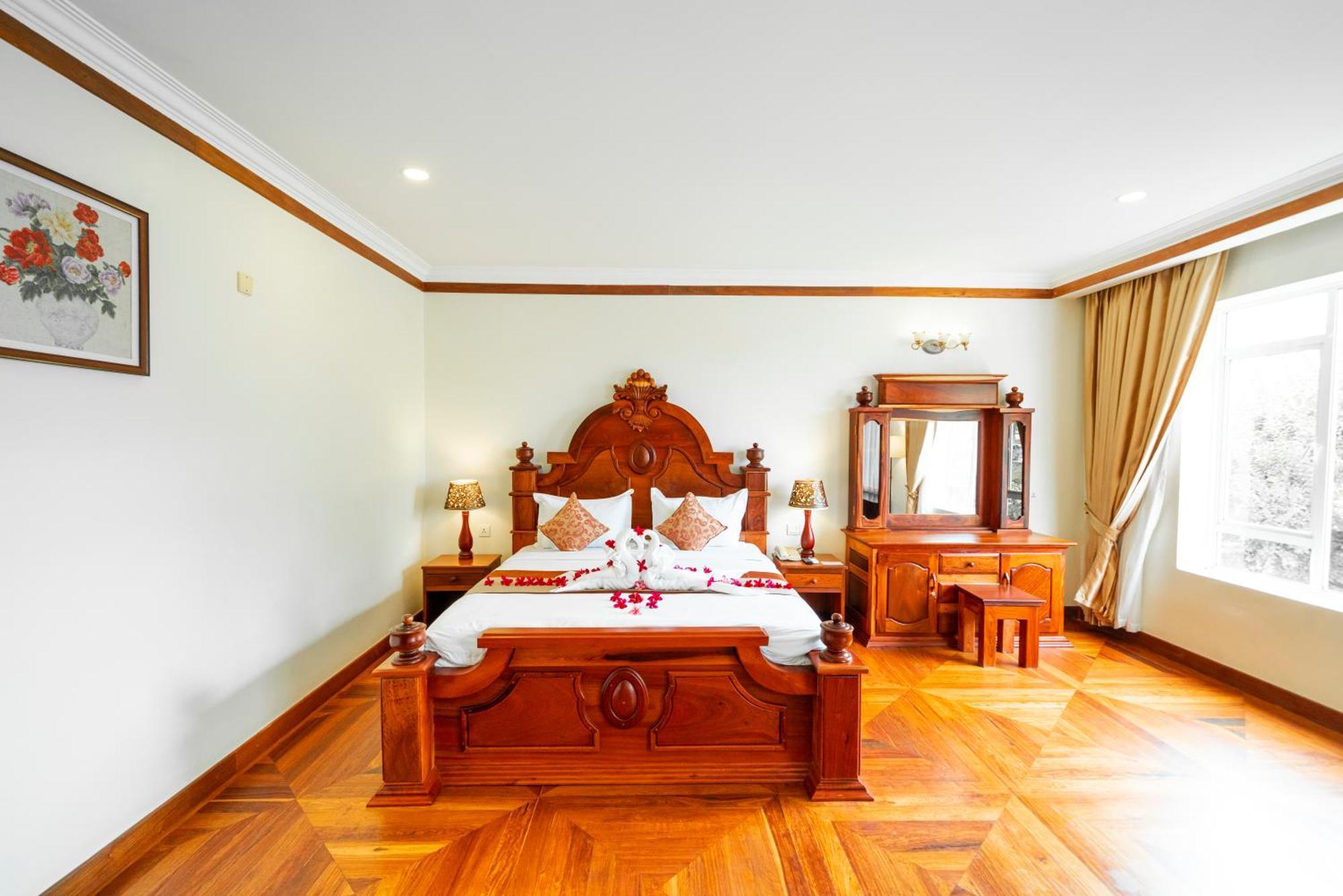 Pursat Riverside Hotel & Spa Екстер'єр фото
