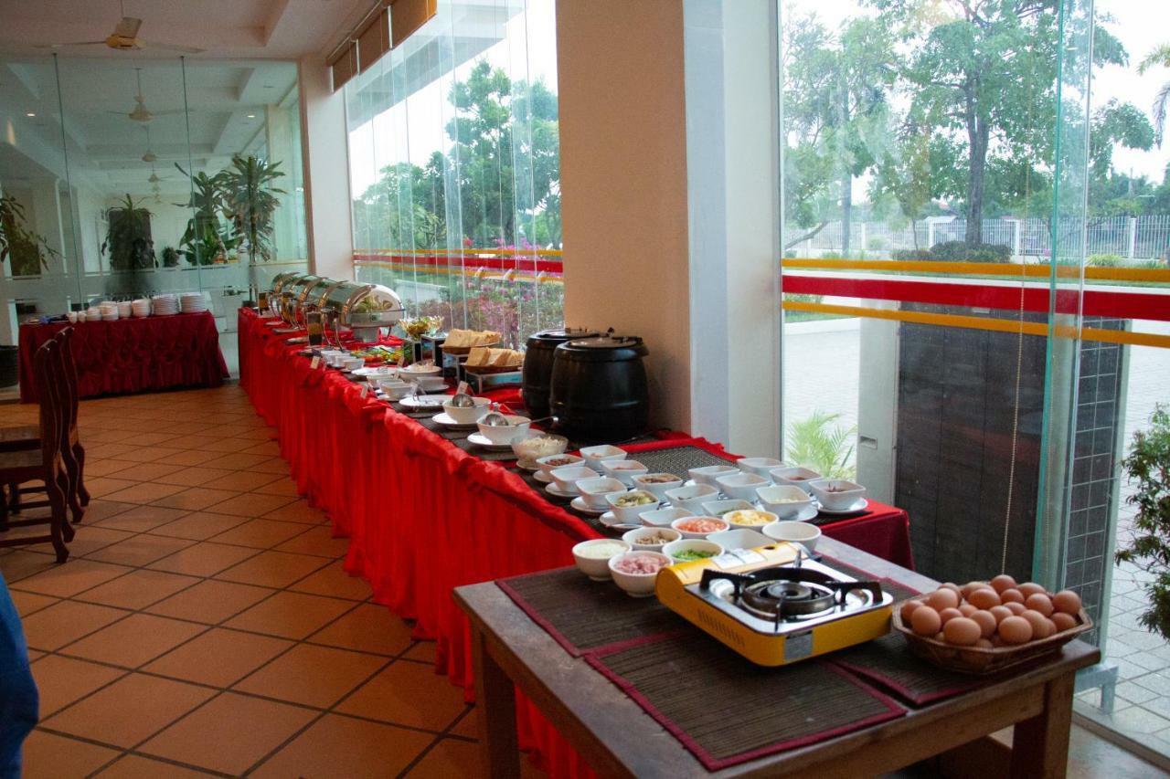 Pursat Riverside Hotel & Spa Екстер'єр фото